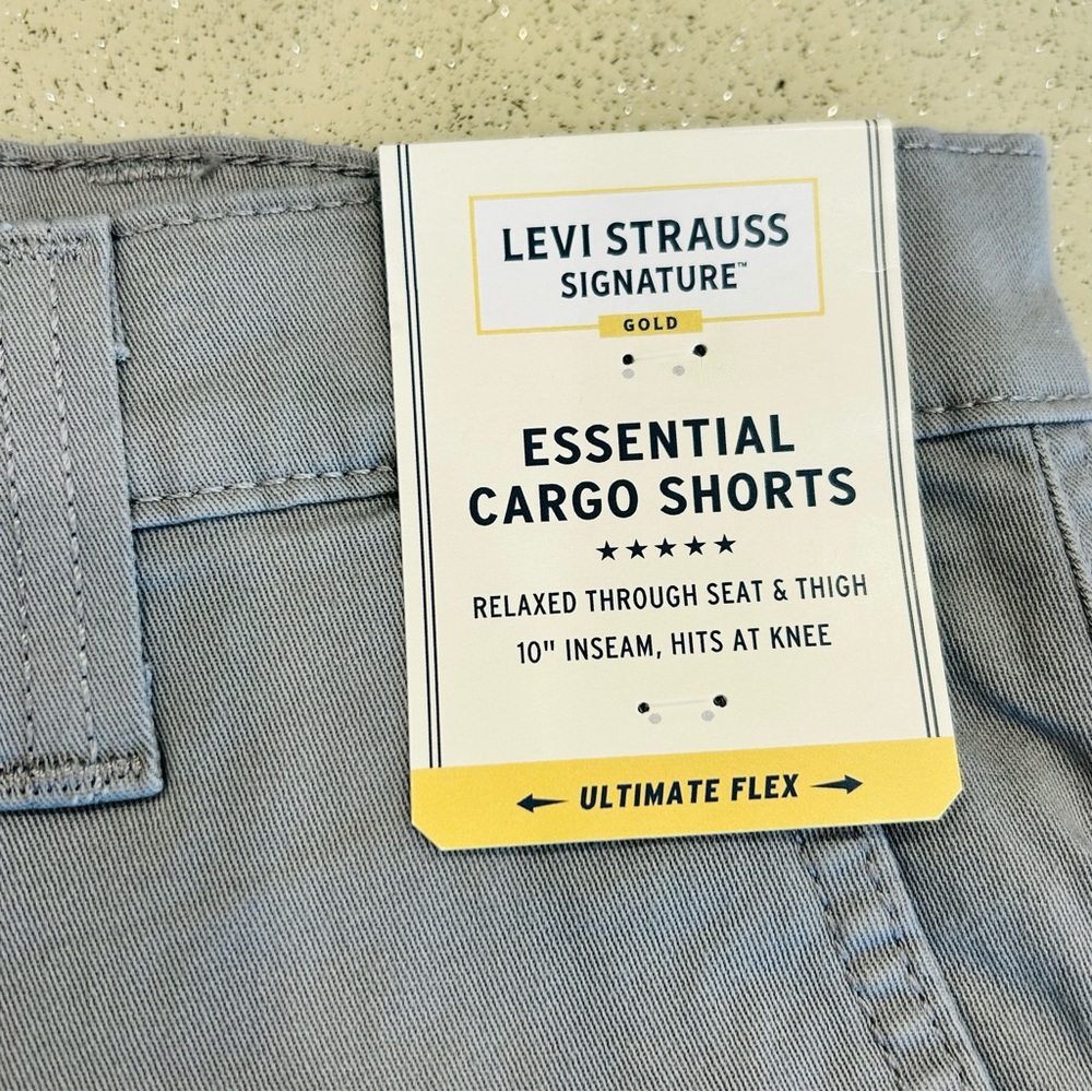 Levi Strauss Signature Essential Cargo Shorts Men's, Size‎ 38 W 10” Inseam, Gray - Picture 4 of 15